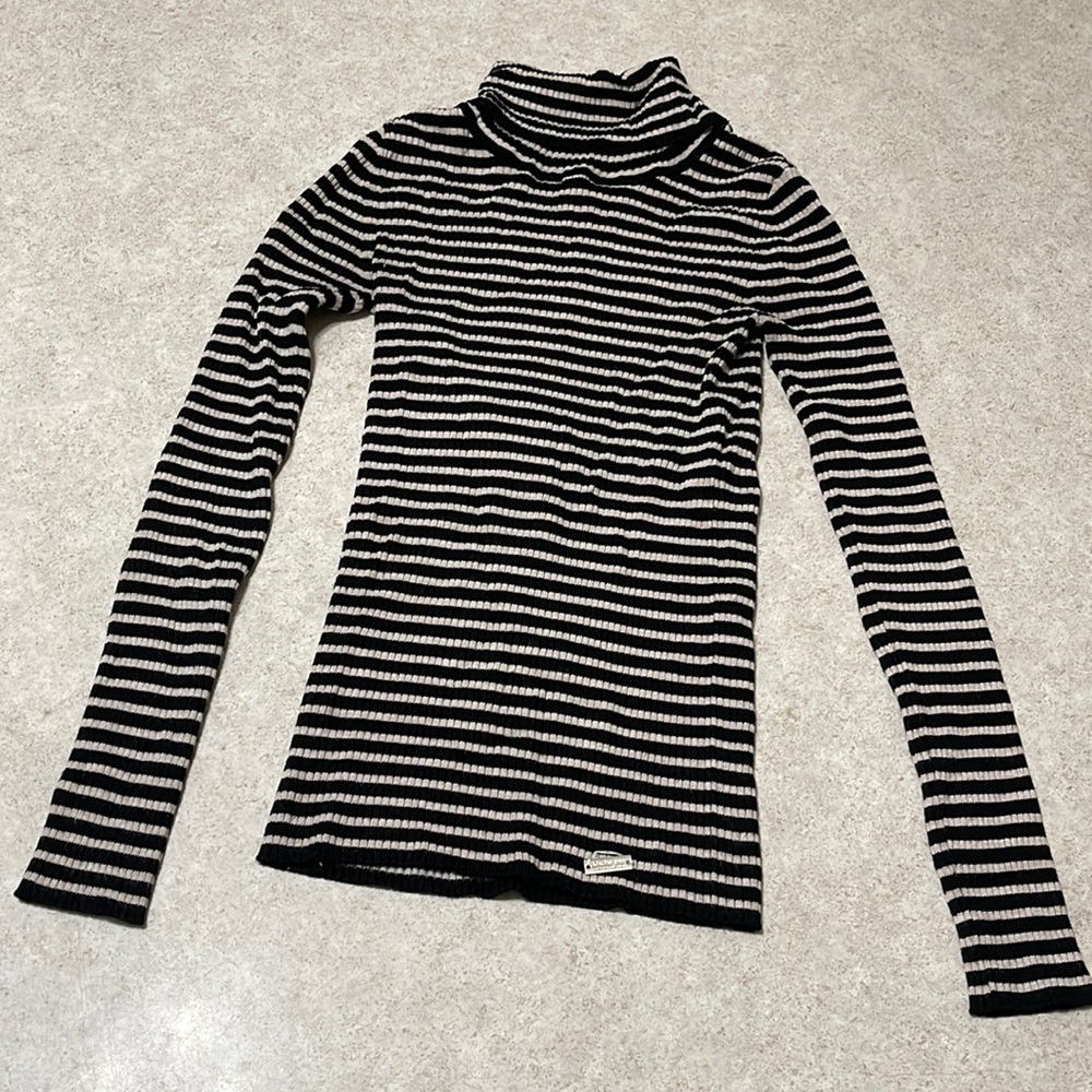 CATHERINE MALANDRINO BLACK & BEIGE KNIT TURTLENECK